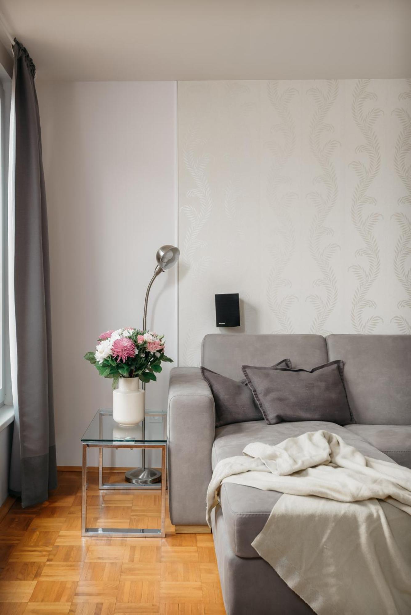 Roy 2 Bdr Apartment With Prague Castle View, Parking & Ac ภายนอก รูปภาพ