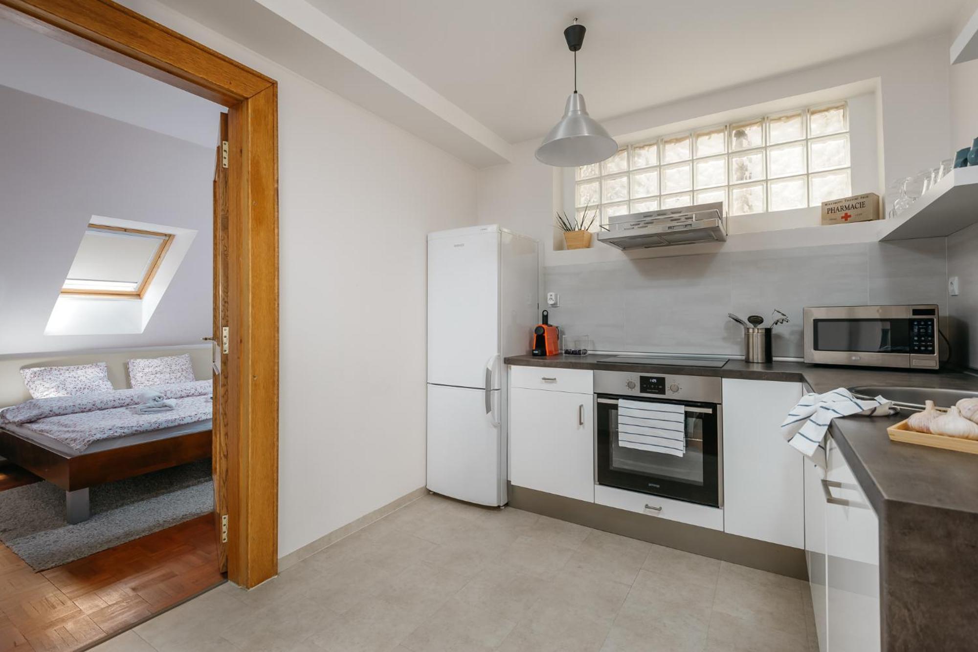 Roy 2 Bdr Apartment With Prague Castle View, Parking & Ac ภายนอก รูปภาพ