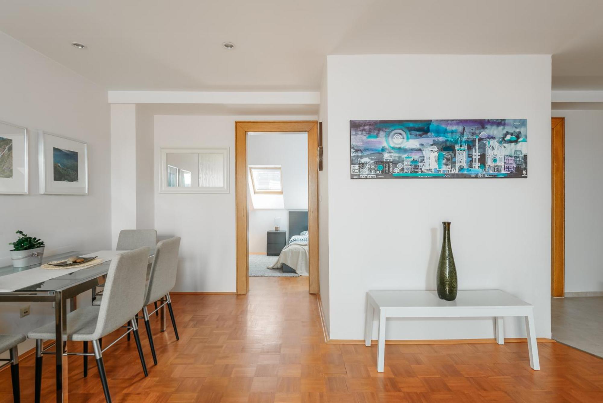 Roy 2 Bdr Apartment With Prague Castle View, Parking & Ac ภายนอก รูปภาพ