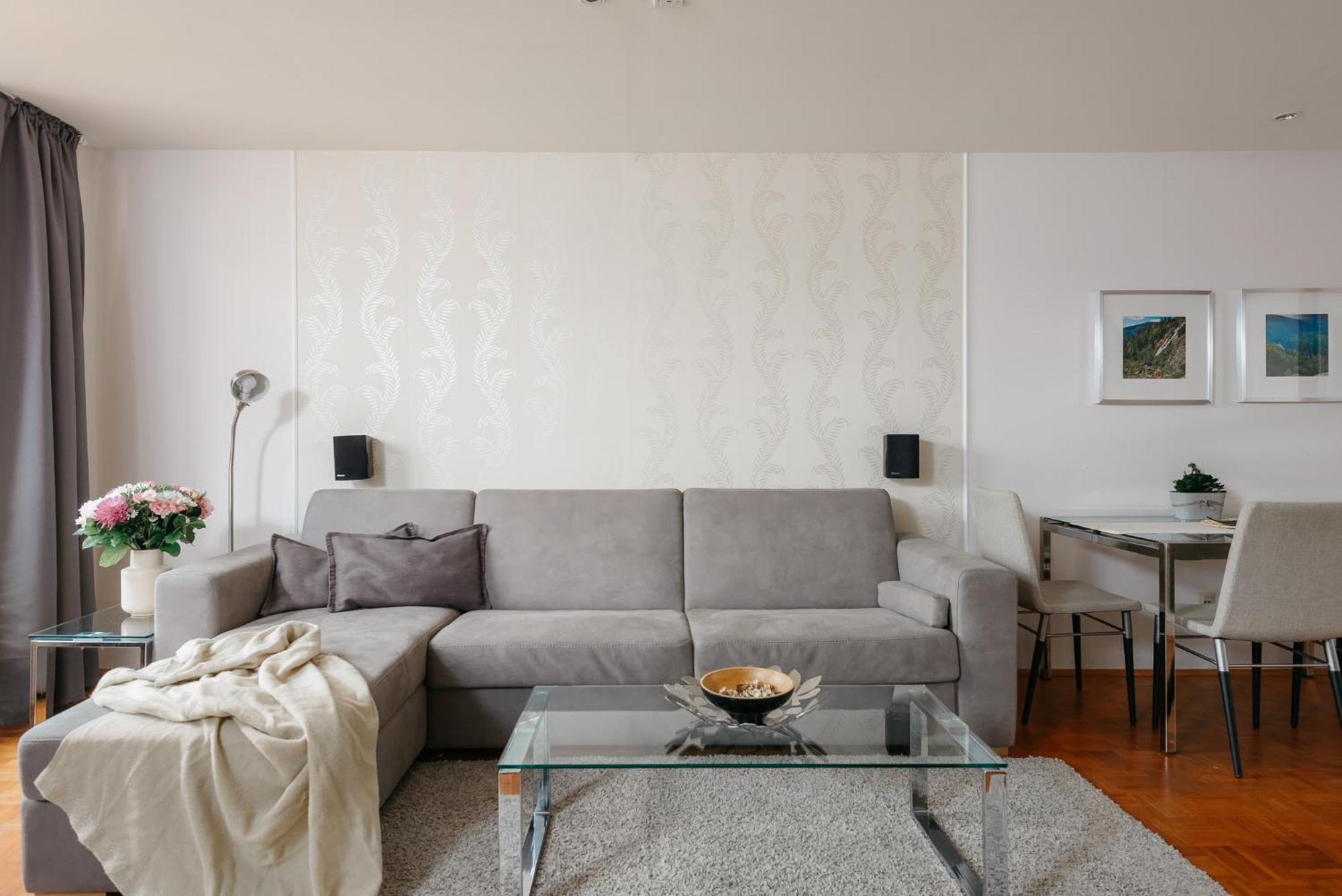 Roy 2 Bdr Apartment With Prague Castle View, Parking & Ac ภายนอก รูปภาพ